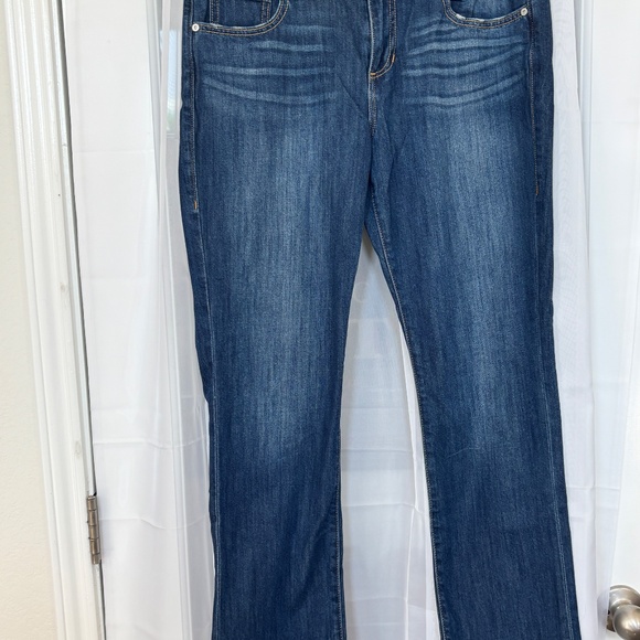 CAbi - The Straight Jeans - Picture 7 of 8